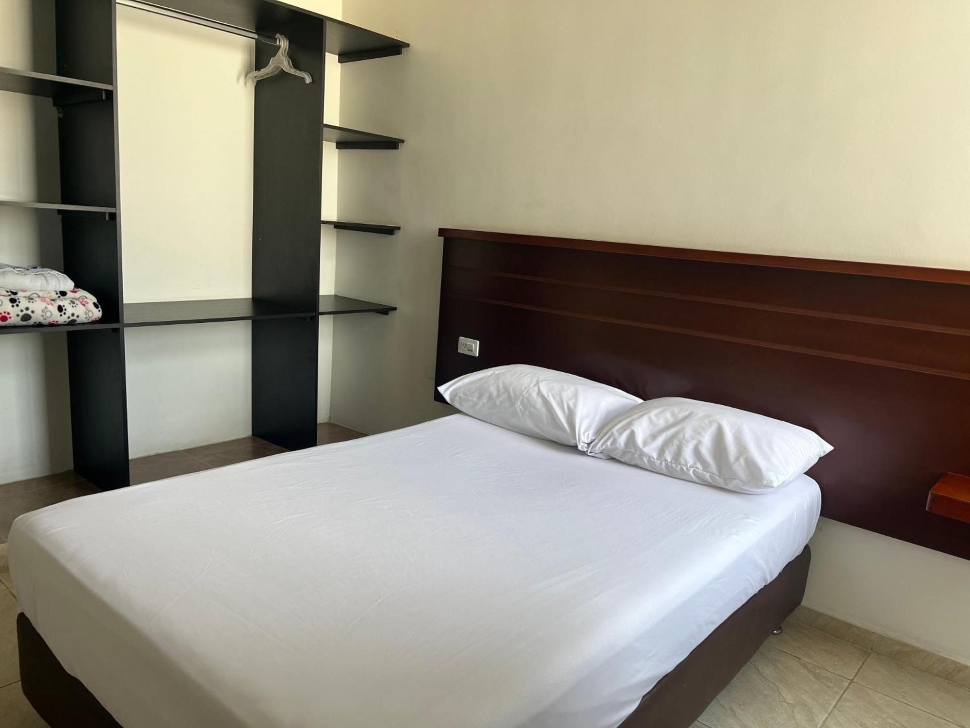 Hotel Marialu Оканья Экстерьер фото